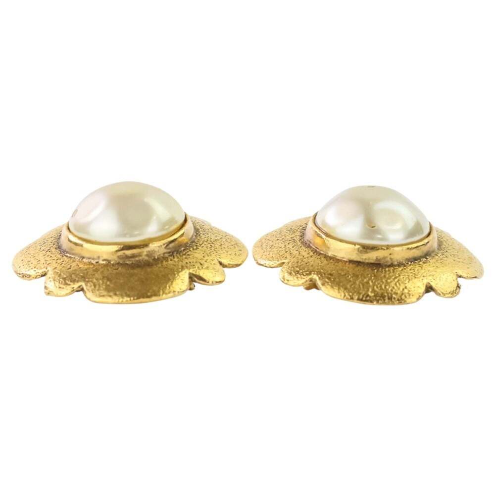 CHANEL Authentic Vintage Gold Pearl Earrings - Picture 6 of 15